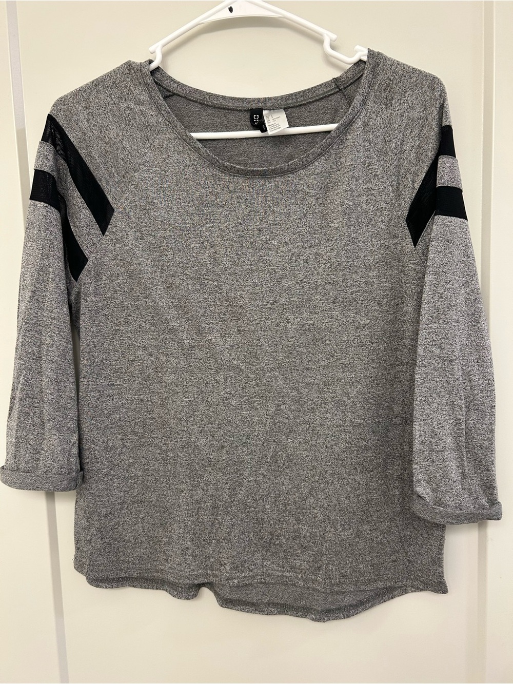 H&M Heather Gray 3/4-Sleeve Tee with Black Mesh Shoulder Stripes